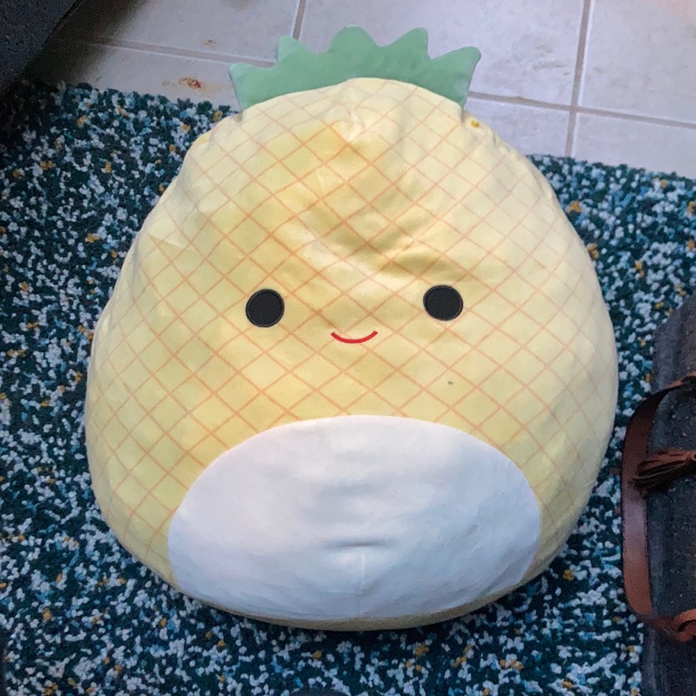 Maui the pineapple squishmallow